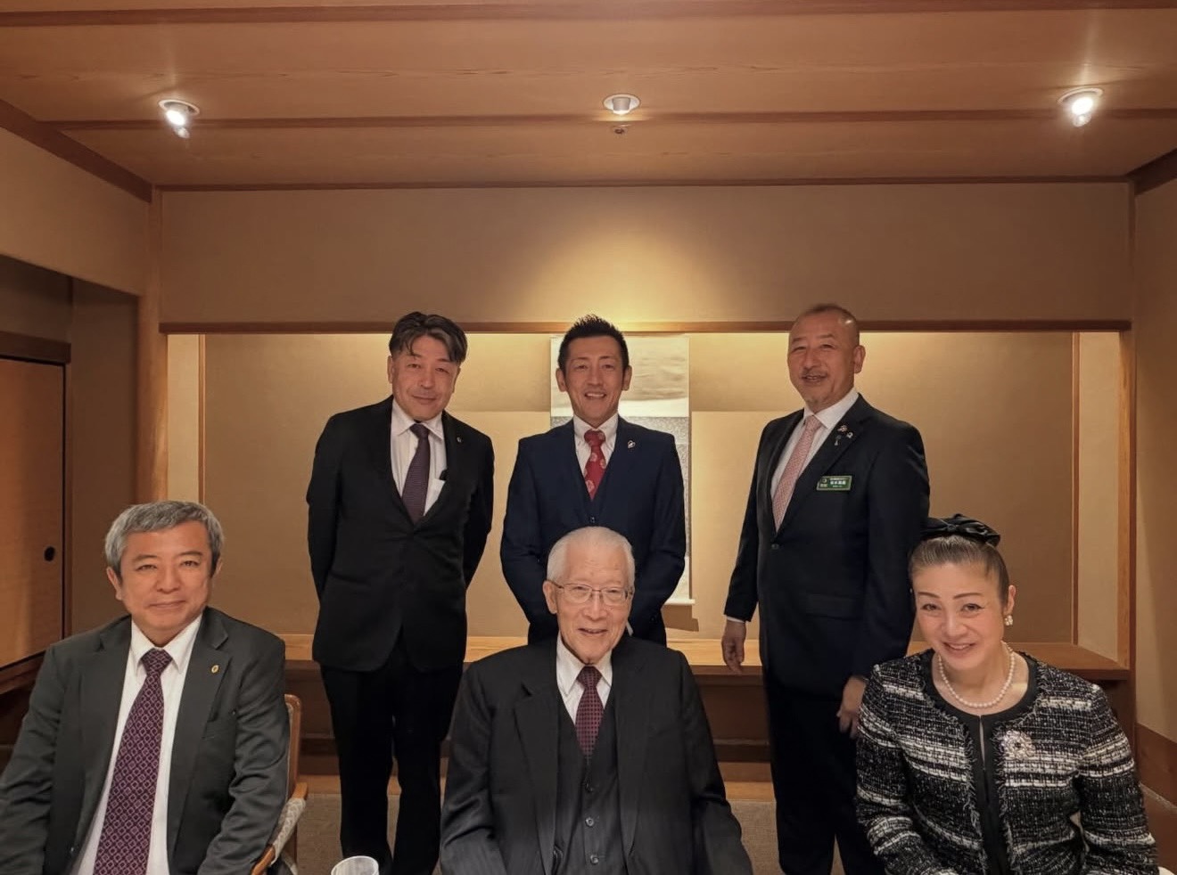 井上幸彦氏を囲んでの警察関係者との懇談・会合