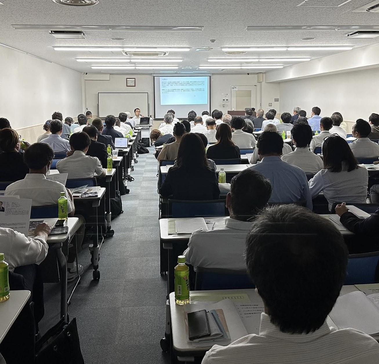 満席のプロ探偵たちに向けた探偵業法・適正業務の実務指導